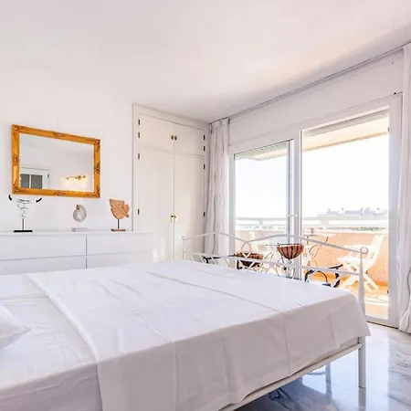 Penthouse Costa Del Oro, Costa, Malaga Apartment *