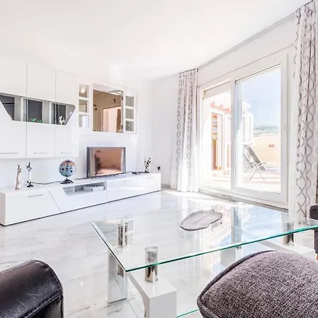 Penthouse Costa Del Oro, Costa, Malaga *